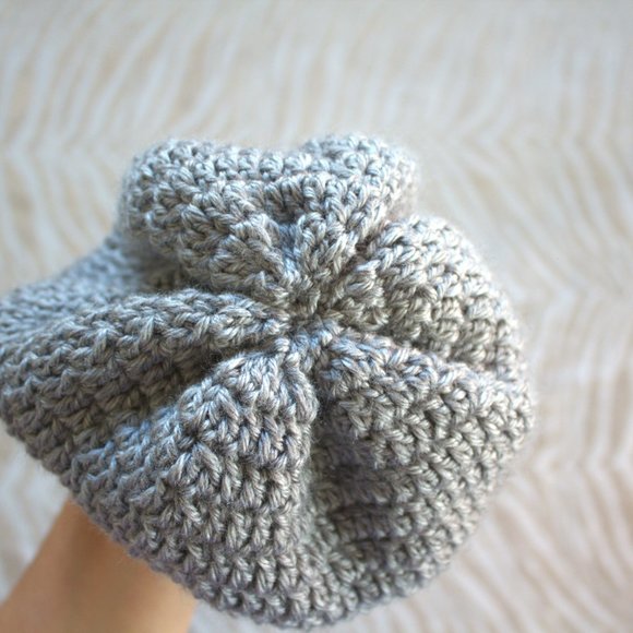 🧶Bizzybe Em's Snug & Cozy Heather Gray Beanie - Picture 5 of 7